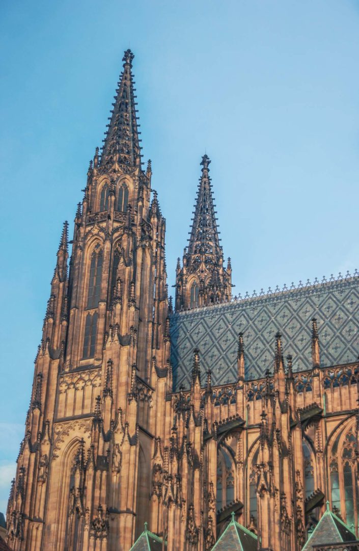 Les tours de la cathédrale Saint-Guy de Prague