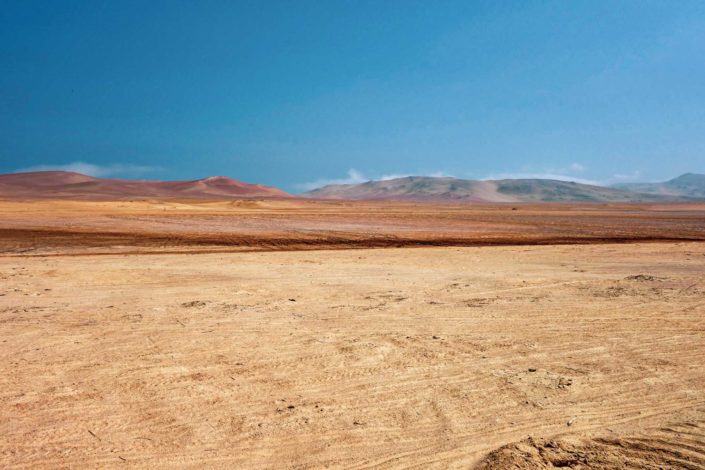 Les étendues désertiques de la réserve de Paracas au Pérou