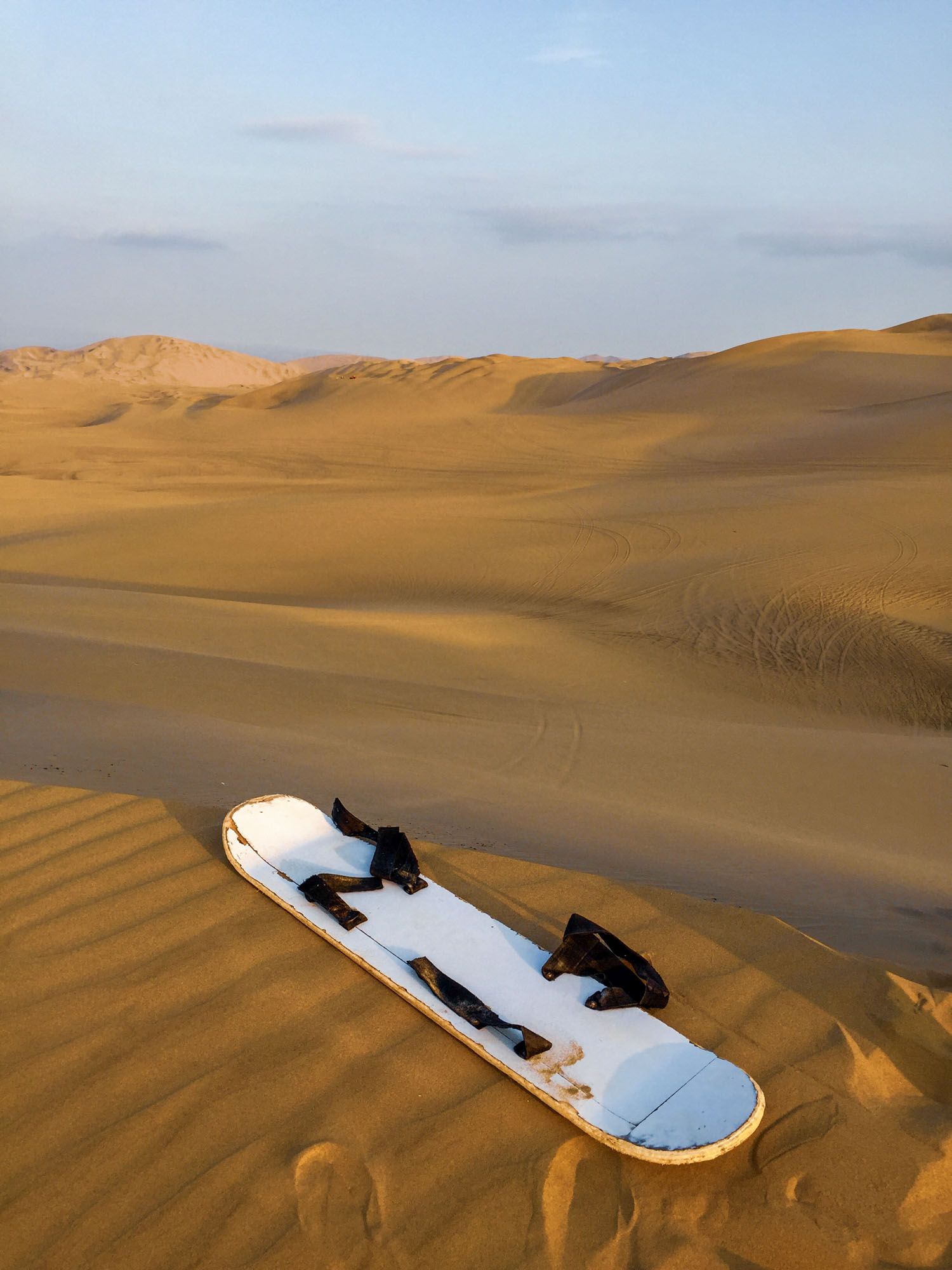 Sandboard dans les dunes de Huacachina