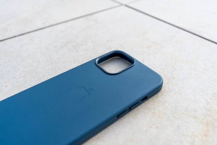 Coque Apple en cuir Bleu Baltique pour l&#039;iPhone 12 Pro Max