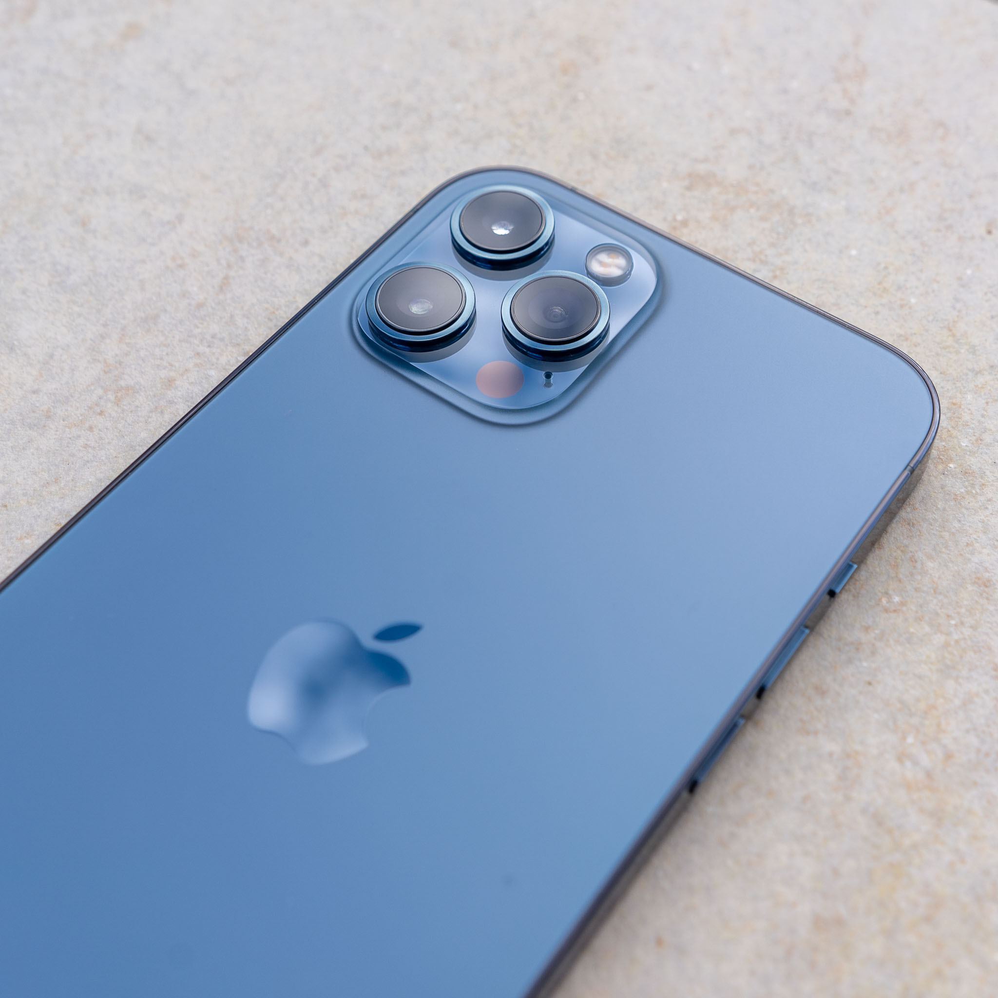 Objectifs photo iPhone 12 Pro Max Bleu Pacifique