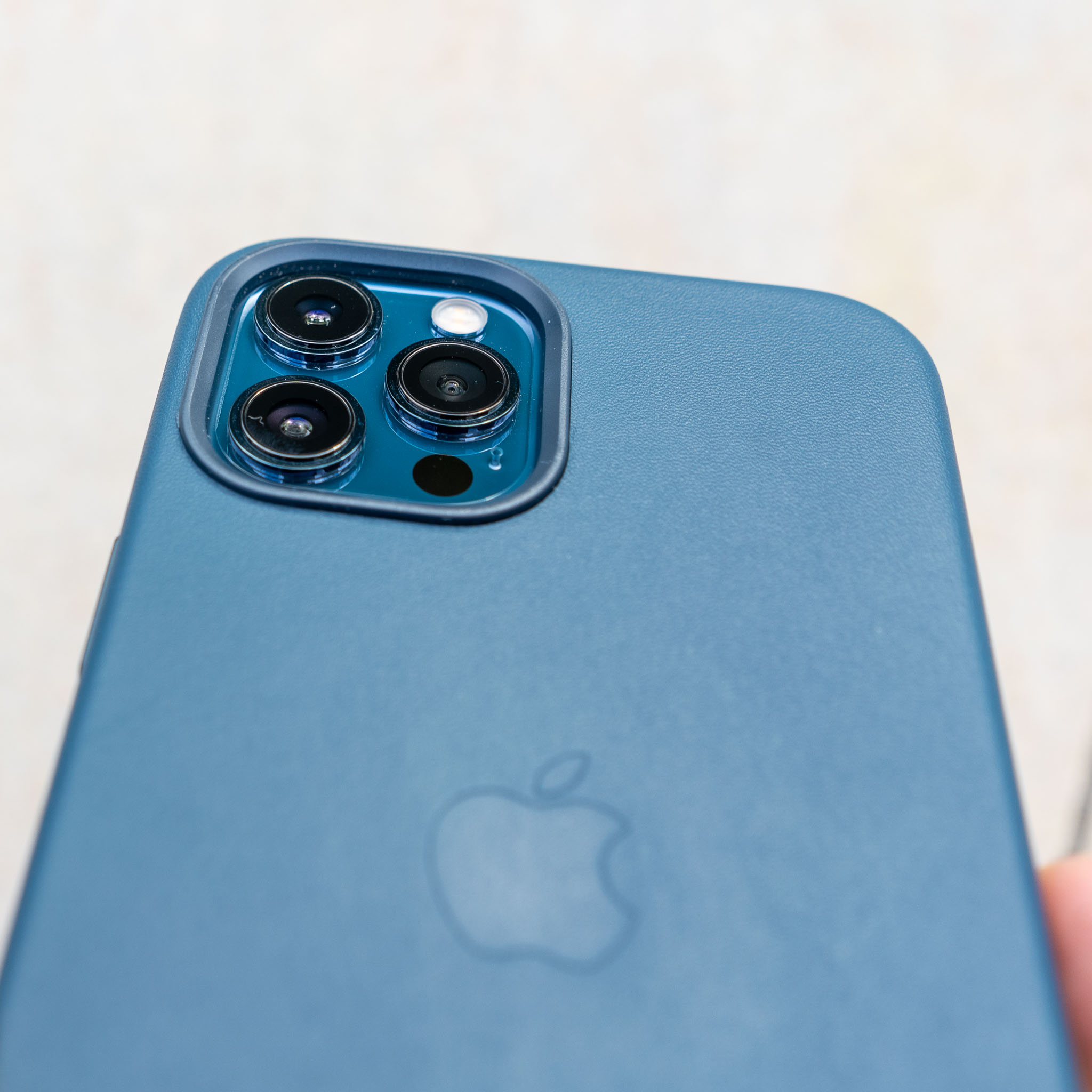 Coque Apple en cuir Bleu Baltique pour l'iPhone 12 Pro Max